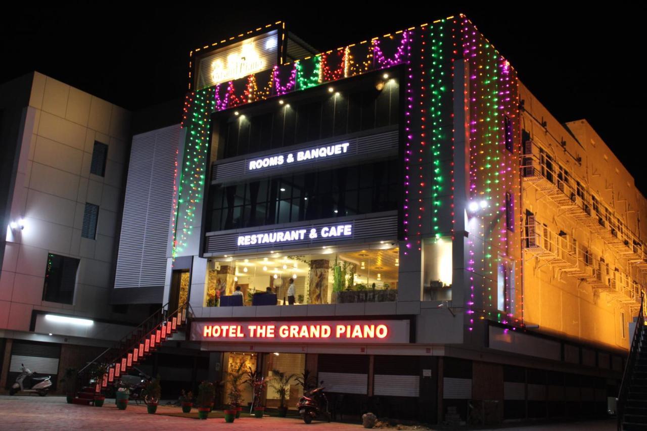Hotel The Grand Piano - Best Business Hotel In Patan Dış mekan fotoğraf