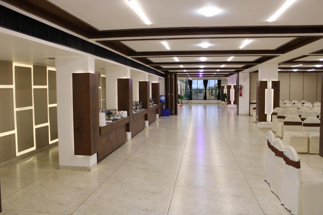 Hotel The Grand Piano - Best Business Hotel In Patan Dış mekan fotoğraf
