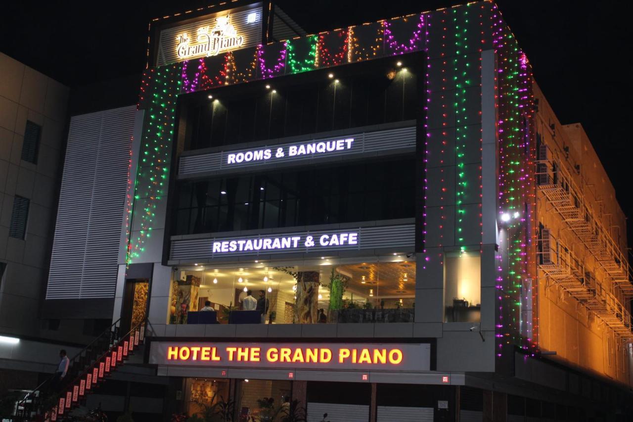 Hotel The Grand Piano - Best Business Hotel In Patan Dış mekan fotoğraf