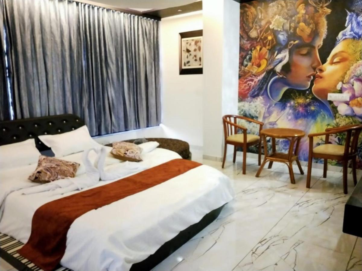 Hotel The Grand Piano - Best Business Hotel In Patan Dış mekan fotoğraf