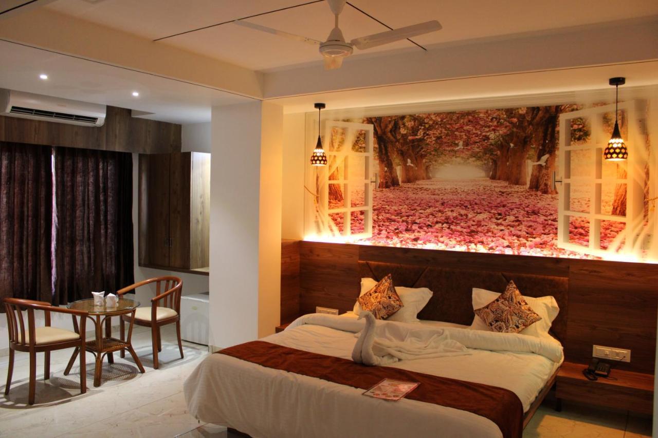 Hotel The Grand Piano - Best Business Hotel In Patan Dış mekan fotoğraf